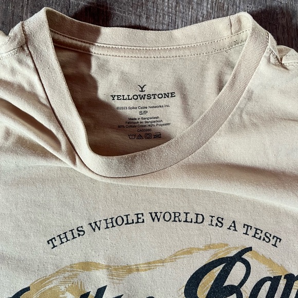 Yellowstone Dutton Ranch Small Tan T-Shirt - Picture 3 of 3